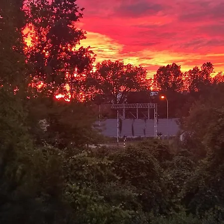 Проживание в семье Stroma Guest